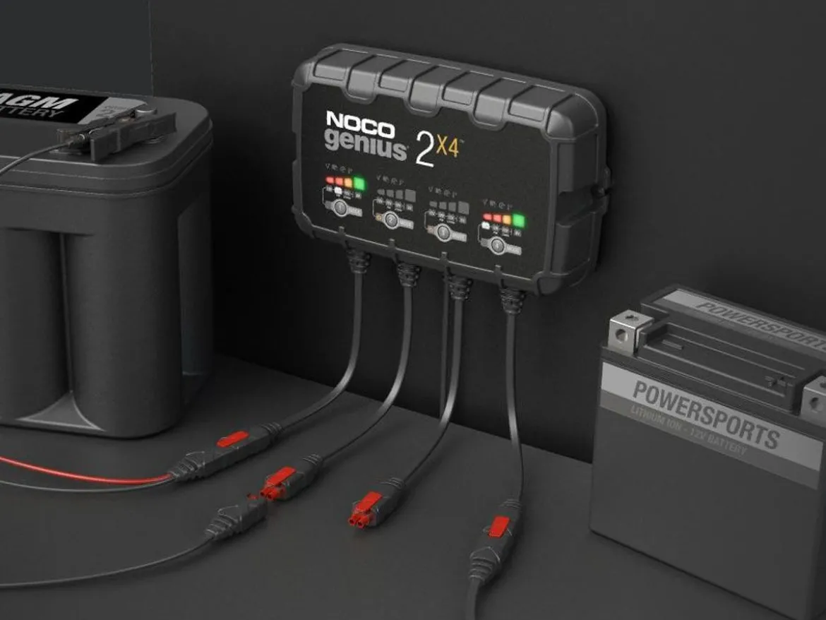 CARICA BATTERIE 4 BANCHI NOCO GENIUS 10 6V / 12V 8A