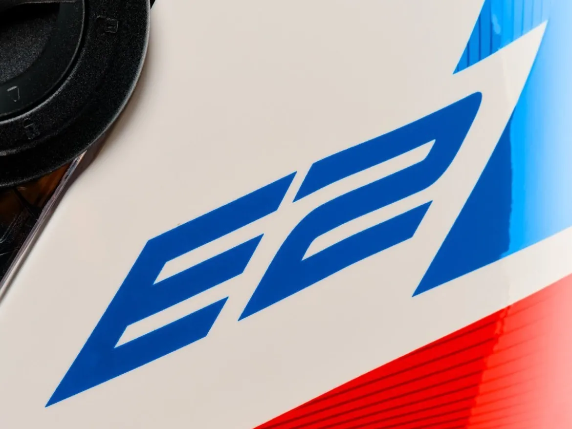 CASCO TOURING SCHUBERTH E2 DEFENDER WHITE