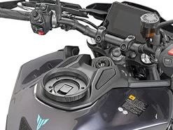 FLANGIA ATTACCO BORSA SERBATOIO TANKLOCK GIVI YAMAHA MT-09 2024-2025