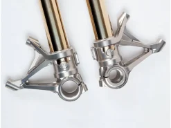 KIT ATTACCHI RADIALI SBK PER FORCELLE OHLINS MOTOCORSE DUCATI PANIGALE 1299S