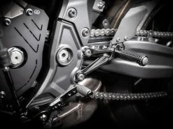PEDANE ARRETRATE ALLUMINIO GILLES TOOLING YAMAHA R7 2021-2022