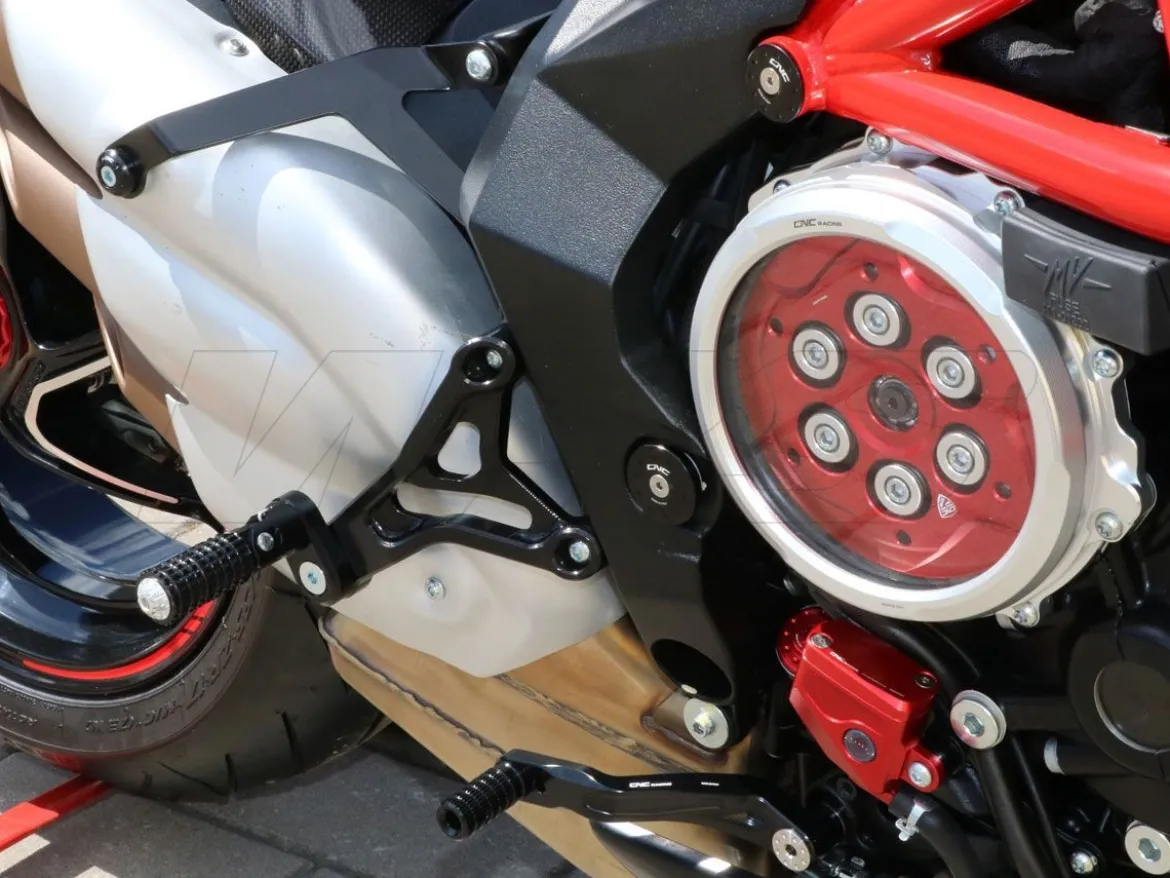 PEDANE REGOLABILI CNC RACING MV AGUSTA BRUTALE 800 / RR / RC 2016-2019