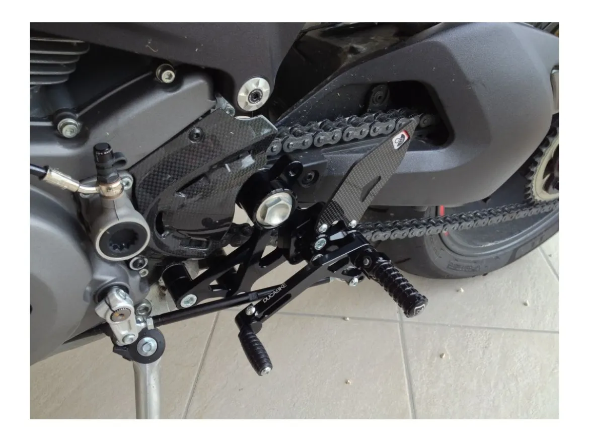 PEDANE REGOLABILI DBK DUCATI MONSTER 696 / 796 / 1100 EVO