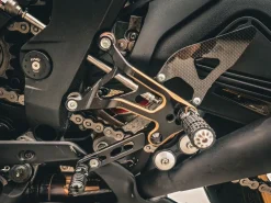 PEDANE REGOLABILI NERO/ORO CNC RACING MV AGUSTA F3 675 / RC 2017-2020