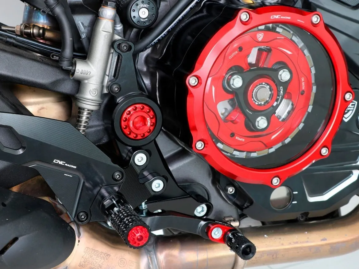 PEDANE REGOLABILI PILOTA CNC RACING DUCATI MONSTER 937 2021-2022