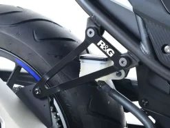 STAFFA SUPPORTO SCARICO + PIASTRA FORI PEDANE POSTERIORI R&G HONDA CB 500 F 2016-2018