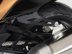 STAFFA SUPPORTO SILENZIATORE R&G SUZUKI HAYABUSA 2021-2025