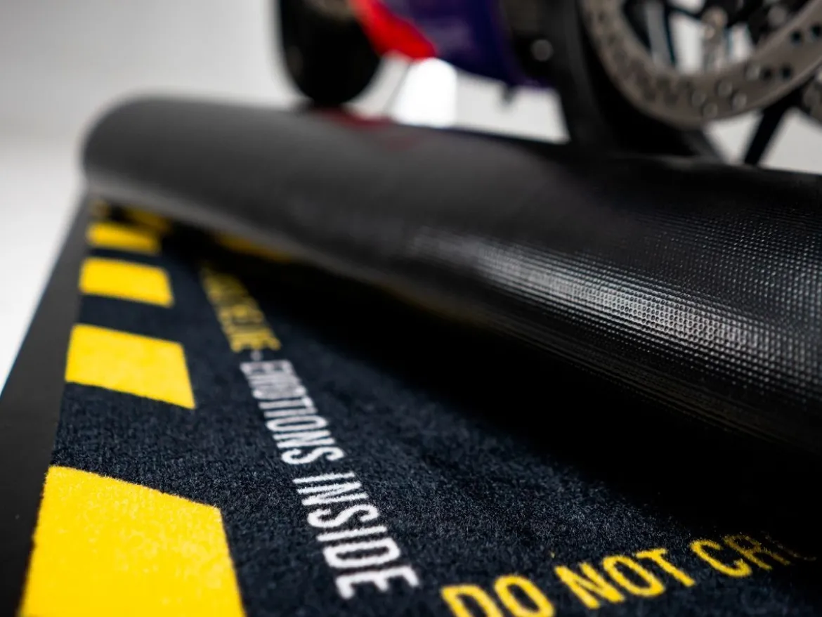 TAPPETO MOTO RETTANGOLARE ORIGINALE WRS CON LOGO E LINEA GIALLA